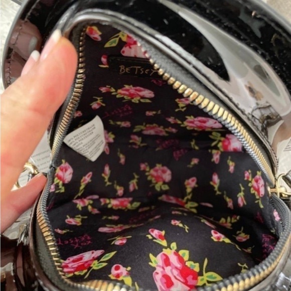 BETSEY JOHNSON HALLOWEEN SUGAR SKULL QUEEN KITSCH CROSSBODY BAG/PURSE - Picture 5 of 11